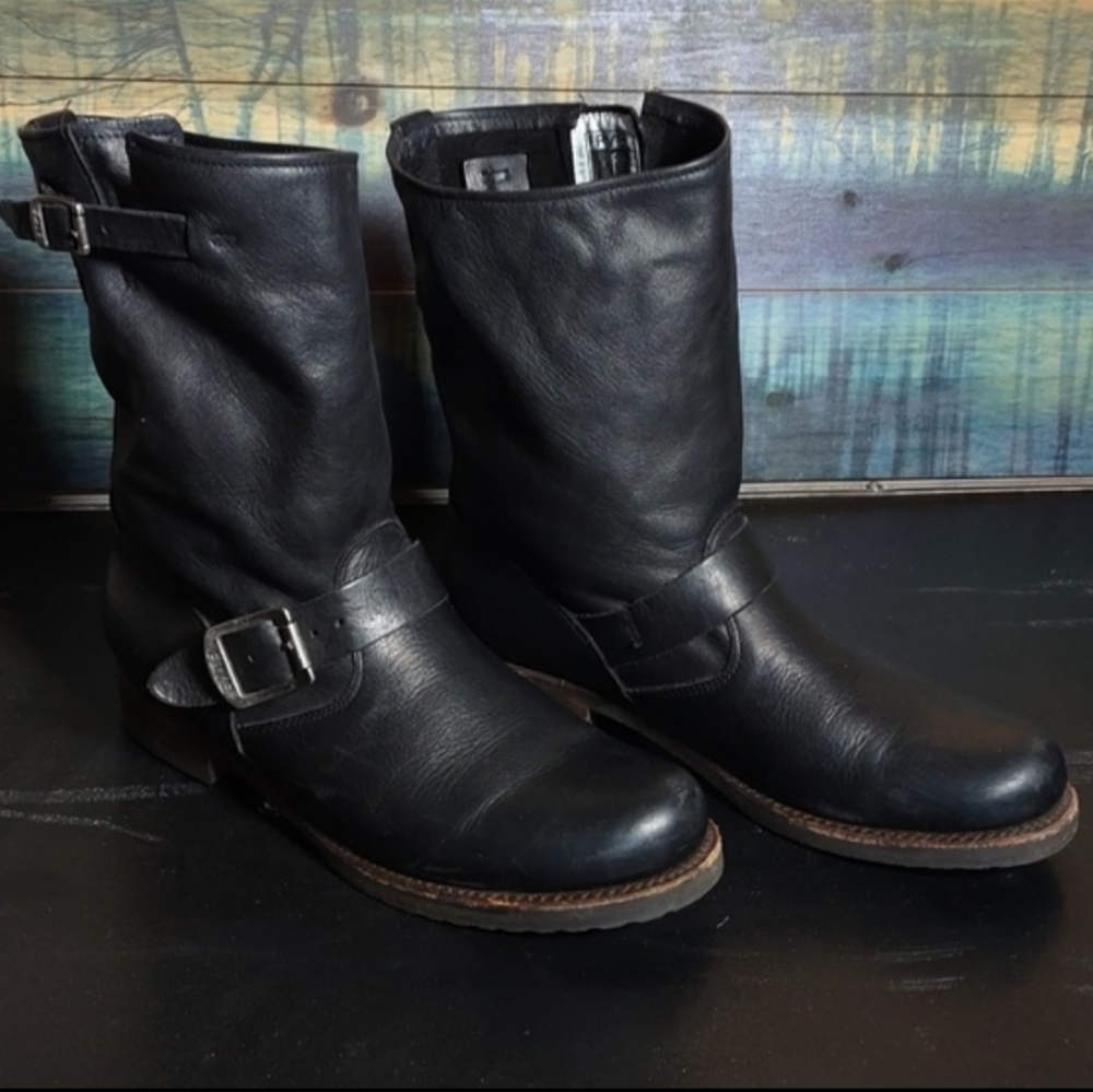 Frye Women's Veronica Short Boot